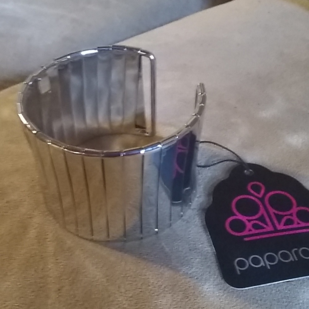 Kaylas paparazzi jewelry / bracelet
